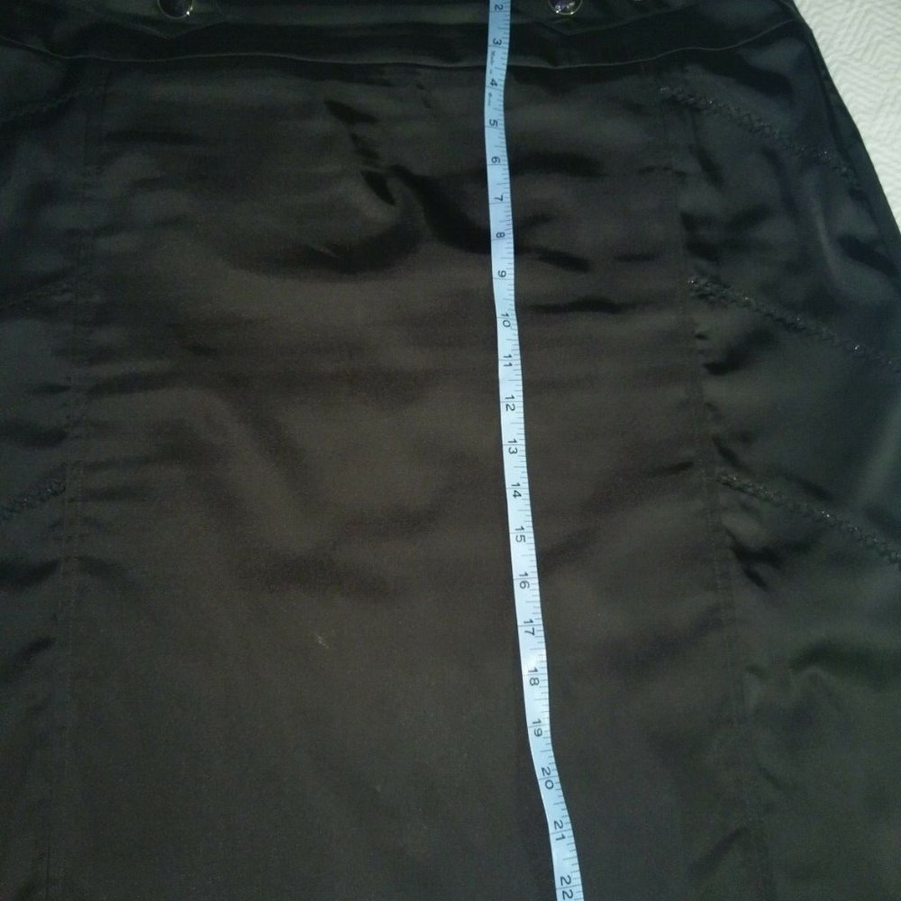 Gizzly Skirt EU Size 52 Price $66.00